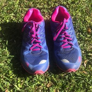 Women’s north face tennis shoes 9.5